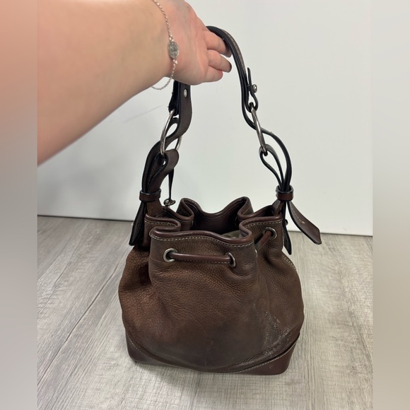 Dooney & Bourke vintage brown leather drawstring bucket bag - Picture 3 of 10